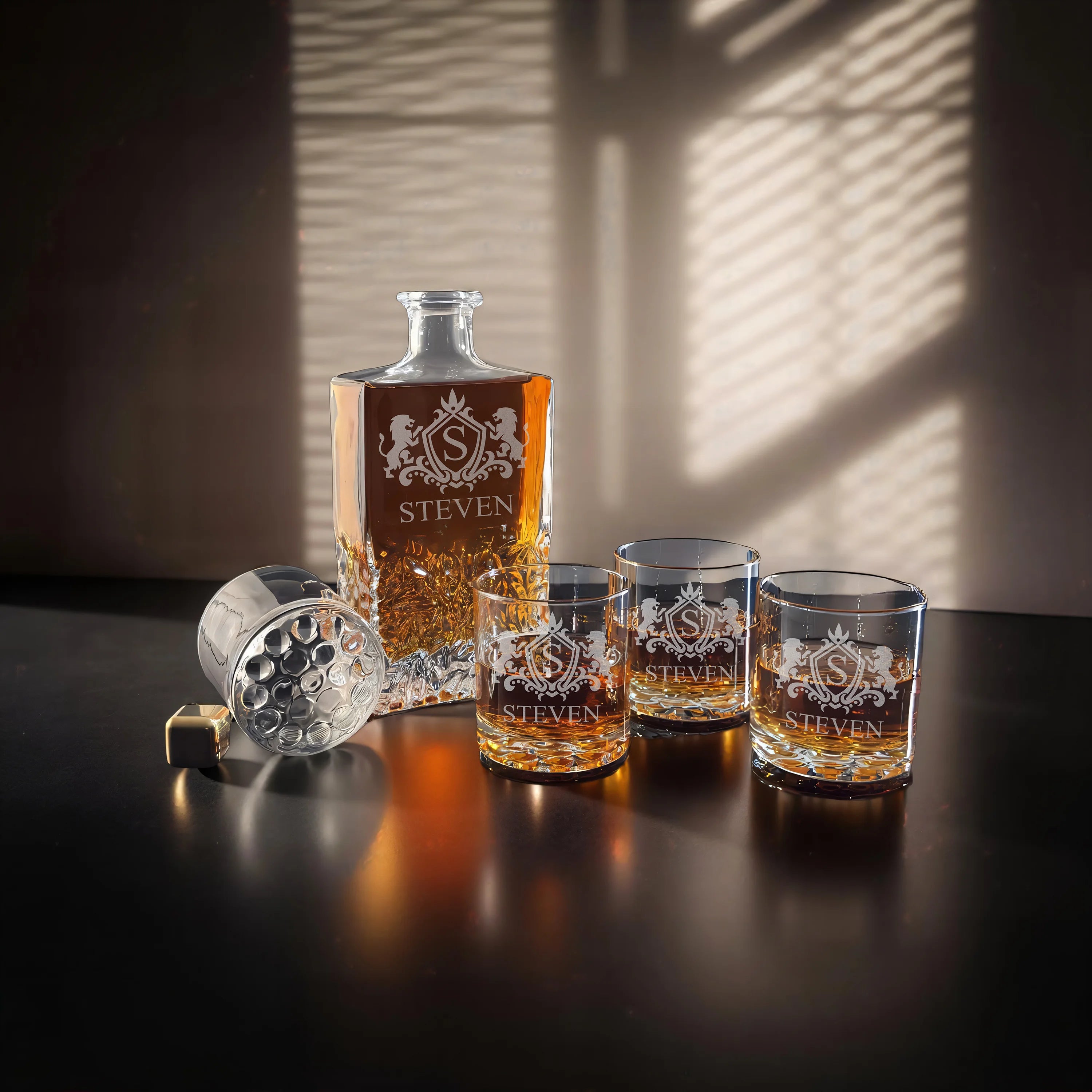 Heritage Bourbon Decanter with 4 Sculpted Glasses